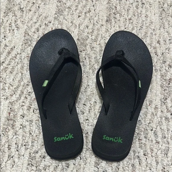 Sanuk | Shoes | Sanuk Black And Green Flip Flops | Poshmark display picture 3